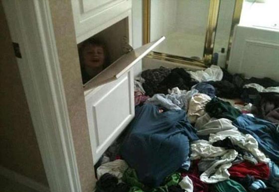  راقبوا اطفالكم لتفادي الصدمة! صور طريفة لكوارث الاطفال في المنزل صورة رقم 7