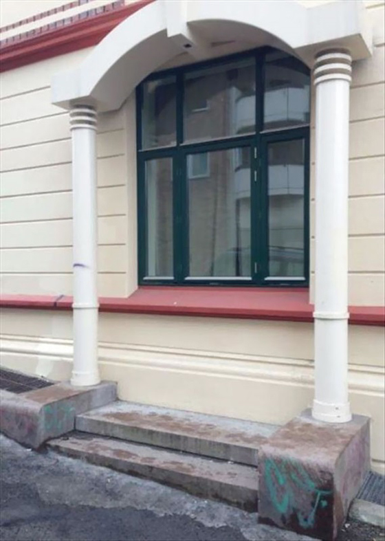 اضحك مع 69 خطأ هندسي معماري في ابنية ومنازل حول العالم صورة رقم 46 اضحك مع 69 خطأ هندسي معماري في ابنية ومنازل حول العالم صورة رقم 46