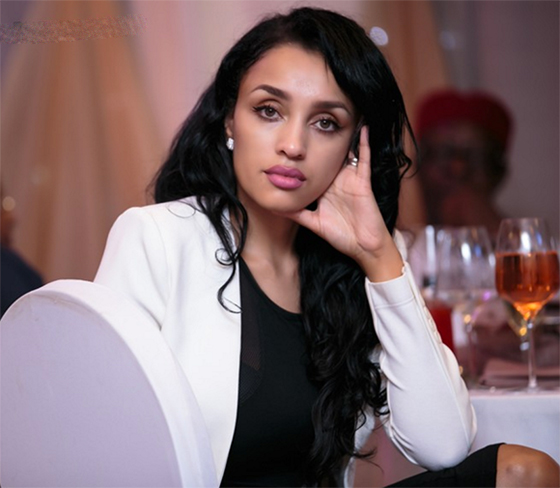 حاكم مسن  يودع العزوبية ويتزوج من أنجلينا جولي نيجيريا صورة رقم 4