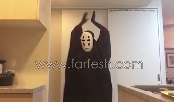 شبح يؤدي رقصة غريبة عجيبة تشعل مواقع التواصل.. فيديو صورة رقم 1 شبح يؤدي رقصة غريبة عجيبة تشعل مواقع التواصل.. فيديو صورة رقم 1