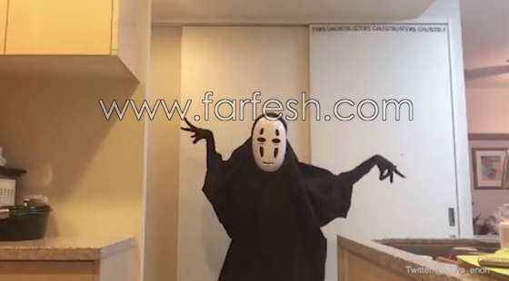 شبح يؤدي رقصة غريبة عجيبة تشعل مواقع التواصل.. فيديو صورة رقم 2 شبح يؤدي رقصة غريبة عجيبة تشعل مواقع التواصل.. فيديو صورة رقم 2