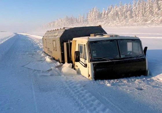 هكذا يذهب الطلاب الى المدرسة في درجة حرارة 53 تحت الصفر.. صور صورة رقم 11