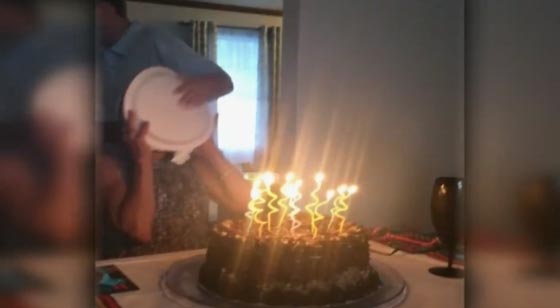 فيديو مضحك: كوارث أعياد الميلاد: ضحك وبكاء وسقوط كعكة العيد ومشاجرات صورة رقم 4