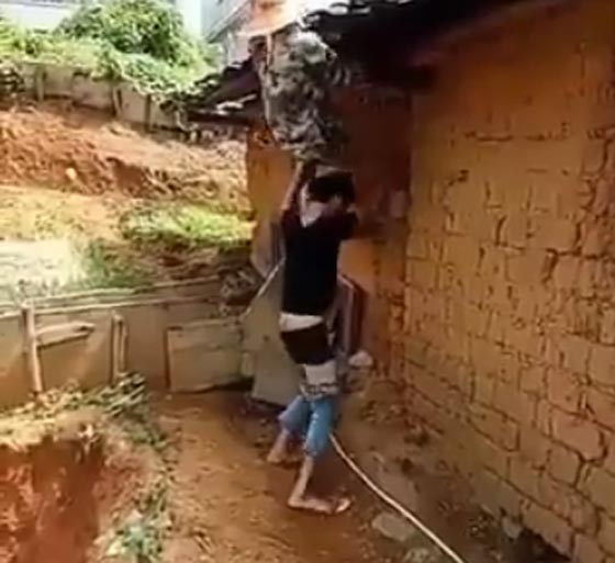 فيديو مضحك: مشاهد محرجة سببها المزاح صورة رقم 5