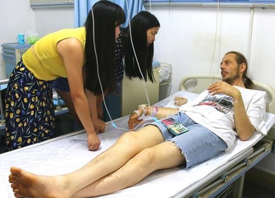 عشرة ايام من انتظار الحبيبة في المطار تنتهي بمفاجأة صورة رقم 8