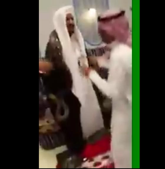 اغرب هدية يحظى بها عريس يوم زفافه.. شاهد الفيديو صورة رقم 3