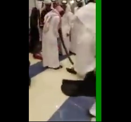 اغرب هدية يحظى بها عريس يوم زفافه.. شاهد الفيديو صورة رقم 5
