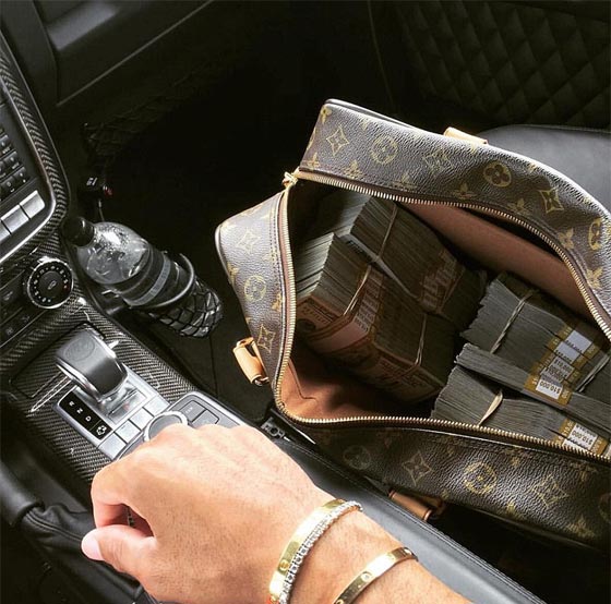 حياة من البذخ والترف يعيشها ابناء الاثرياء في العطلة الصيفية.. صور صورة رقم 24