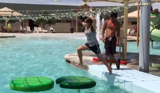 فيديو مضحك.. سلسلة من السقطات في حمامات للسباحة صورة رقم 2