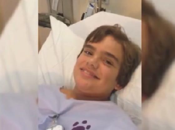 فيديو طريف ومؤلم.. طفل ابتلع صافرة دمية شاهد كيف صار يتكلم! صورة رقم 1