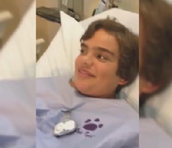 فيديو طريف ومؤلم.. طفل ابتلع صافرة دمية شاهد كيف صار يتكلم! صورة رقم 2