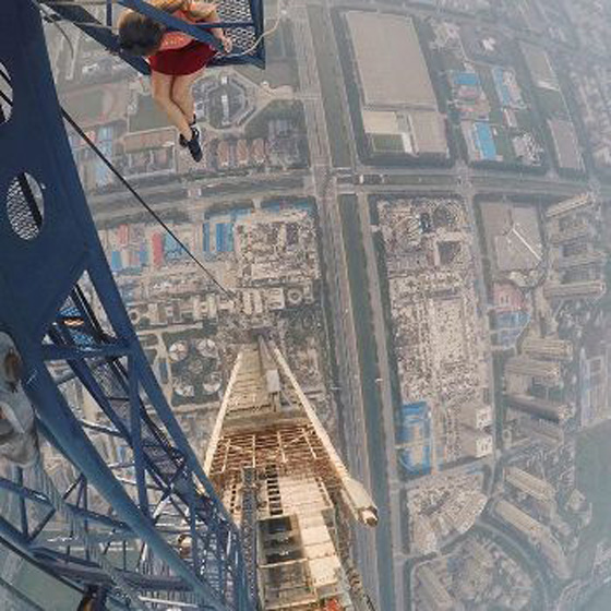 البوم الجمال والرعب.. حسناء روسية تتحدى الموت كرمى لعيني السيلفي صورة رقم 11