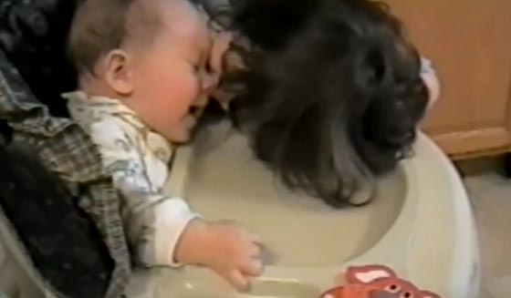 فيديو اعجب الملايين يسلط الضوء على العلاقة بين الفتيات واشقائهن صورة رقم 1