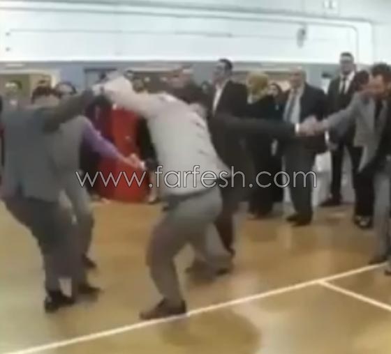 بالفيديو.. شاب يشعل فيس بوك برقصته صورة رقم 6