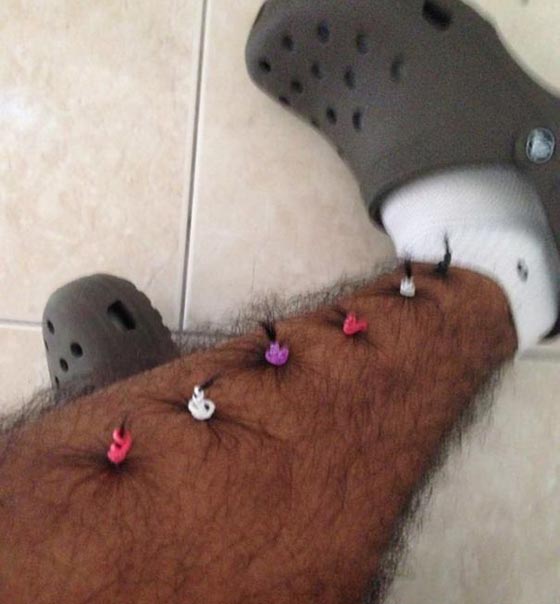 صور مضحكة: فتيات صغيرات يضعن لآبائهن مكياج وتسريحات شعر انثوية! صورة رقم 10 صور مضحكة: فتيات صغيرات يضعن لآبائهن مكياج وتسريحات شعر انثوية! صورة رقم 10
