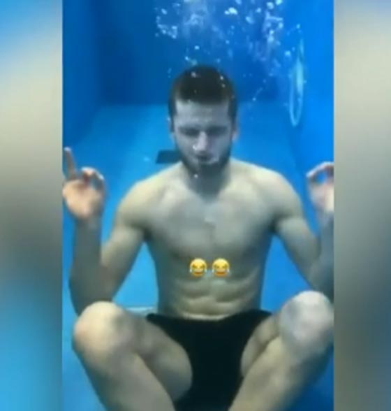 فيديو طريف.. لقطات عديدة تجمع بين نجمي فريق توتنهام ديلي آلي وإريك داير  صورة رقم 2