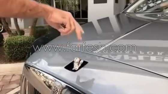 ماذا يحدث اذا حاولت نزع شعار رولز رويس عن غطائها؟! فيديو صورة رقم 6