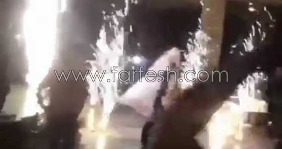 عريس يحمل عروسه التي تفوقه طولا وحجما.. والنتيجة صادمة! صورة رقم 4