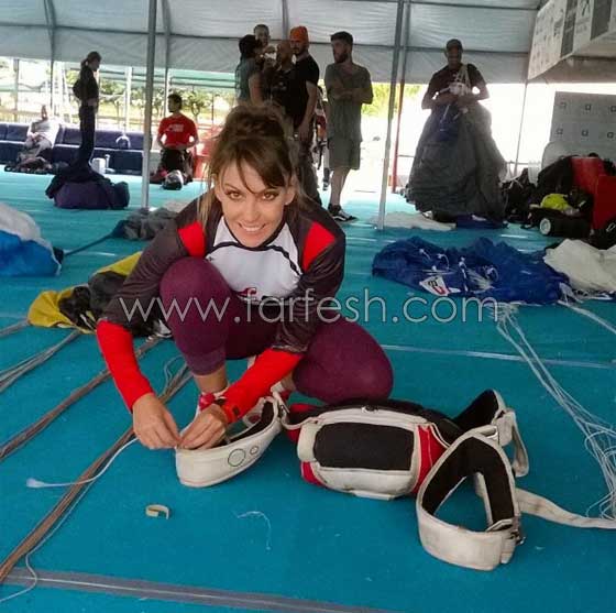 فيديو وصور عارضة أزياء عالمية تقوم بعروض خطيرة في السماء  صورة رقم 19