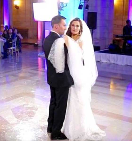 لحظات لا توصف قلبت لحظة بكاء عروس الى فرحة غامرة.. فيديو صورة رقم 20