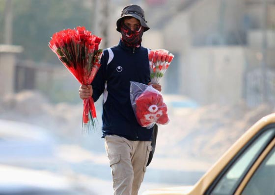  من حول العالم.. عيد الحب في صور صورة رقم 4