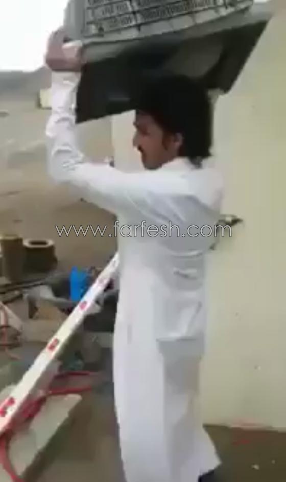 فيديو مثير.. شاهد رد فعل يمني غاضب من خسارة عمار لقب اراب ايدول صورة رقم 1