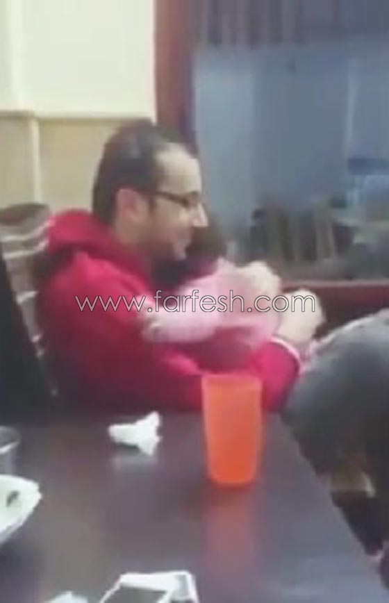 فيديو مضحك: طفلة تنادي والدها باسمه وترفض مناداته بابا صورة رقم 5