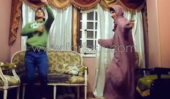 فيديو طريف.. طالب يبلغ والدته انه رسب بالامتحانات بطريقة مبتكرة صورة رقم 6