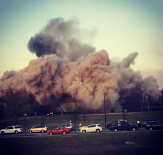 طفل يفجر مبنى مكعب الثلج في جورجيا.. فيديو صورة رقم 3