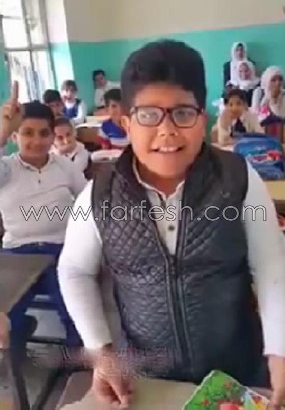 2+2=5 رسالة معلم عراقي الى طلابه من اجل تشغيل عقولهم.. فيديو صورة رقم 4