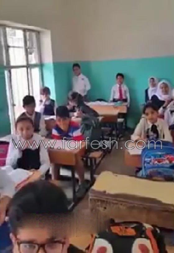 2+2=5 رسالة معلم عراقي الى طلابه من اجل تشغيل عقولهم.. فيديو صورة رقم 5
