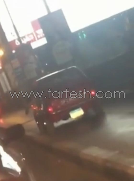 مصري يرى القانون بالشقلوب ويسير بسيارته على الرصيف لتجاوز الزحمة صورة رقم 3