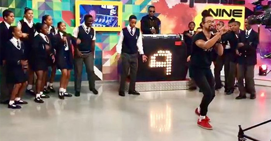 معلم يستعين باغاني الراب والهيب هوب لشرح دروس الرياضيات.. فيديو صورة رقم 4