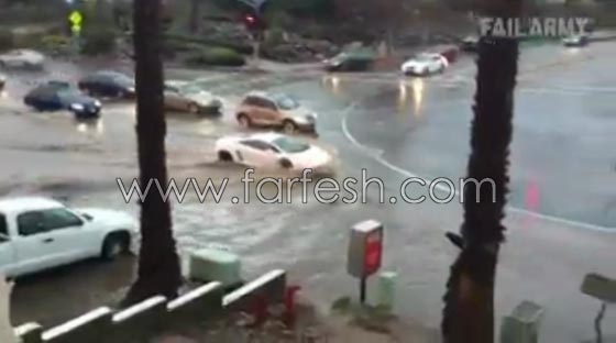 شاهد بالفيديو اطرف حوادث السيارات ابرزها فيراري تغرقها المياه صورة رقم 2