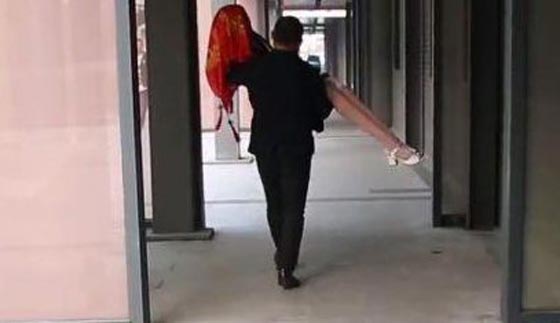  الروبوت الزوجة: مهندس صيني يتزوج روبوتا صنعه بنفسه!  صورة رقم 3
