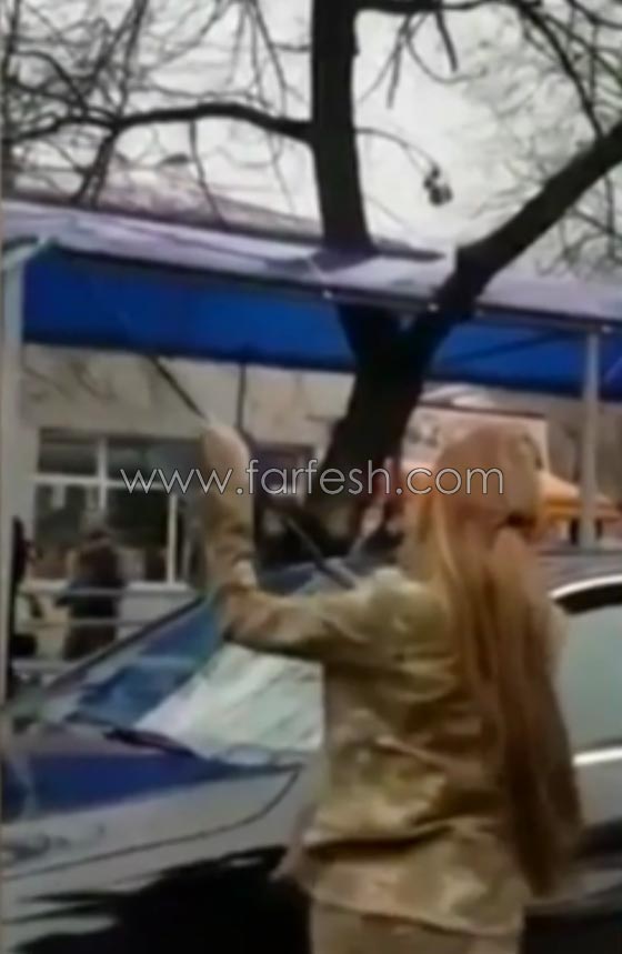  ممثلة تحطم سيارة المنتج لانه لم يحذف مشاهدها الاباحية.. فيديو صورة رقم 2