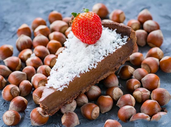 اليك طريقة تحضير كعكة (كيكة) الشوكولاتة بجوز الهند صورة رقم 1