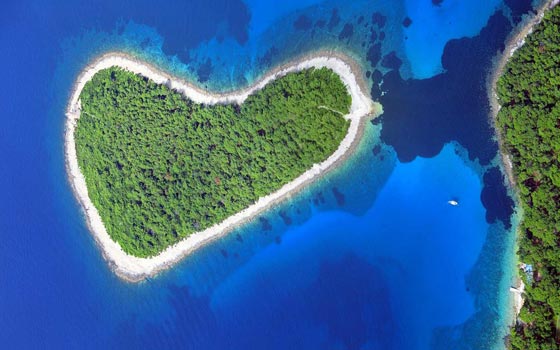 صور رائعة لأجمل المناظر الطبيعية  في العالم.. على شكل قلب صورة رقم 7