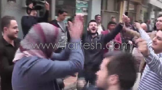   فيديو غريب: عريس تركي يرتدي ملابس نسائية!  صورة رقم 4