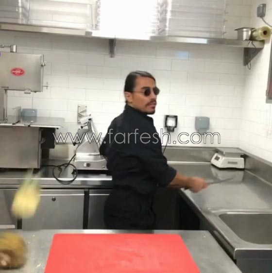 حبيب الملح التركي الشهير يقطع الفواكه على طريقة نينجا فروت.. فيديو صورة رقم 7