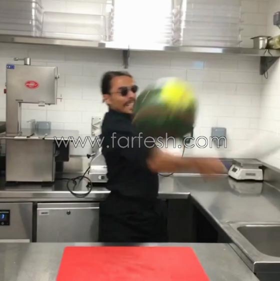 حبيب الملح التركي الشهير يقطع الفواكه على طريقة نينجا فروت.. فيديو صورة رقم 10