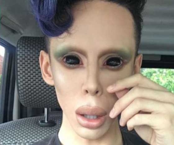 جراحات تجميلية تحول اشخاص الى جن، سوبر مان وكائن فضائي صورة رقم 6