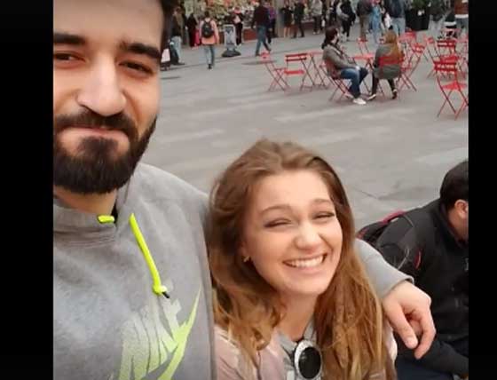 فيديو طريف: شاهد ردود فعلهم لدى وضع شاب مصري يده على اكتافهم صورة رقم 2