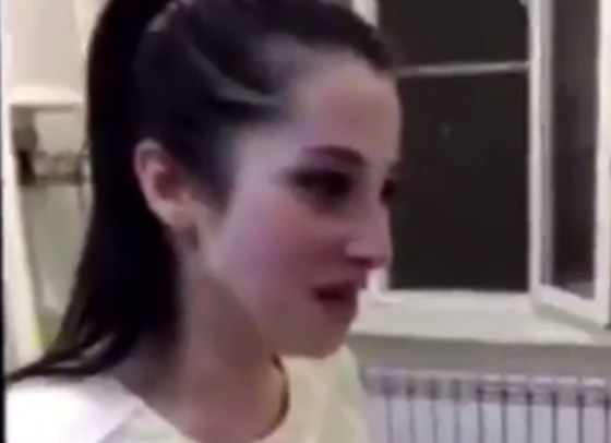 فيديو اغرب عرض زواج: رجل يفاجئ حبيبته الممرضة التي تعالجه بخاتم مخفي في جرح بمعدته! صورة رقم 5