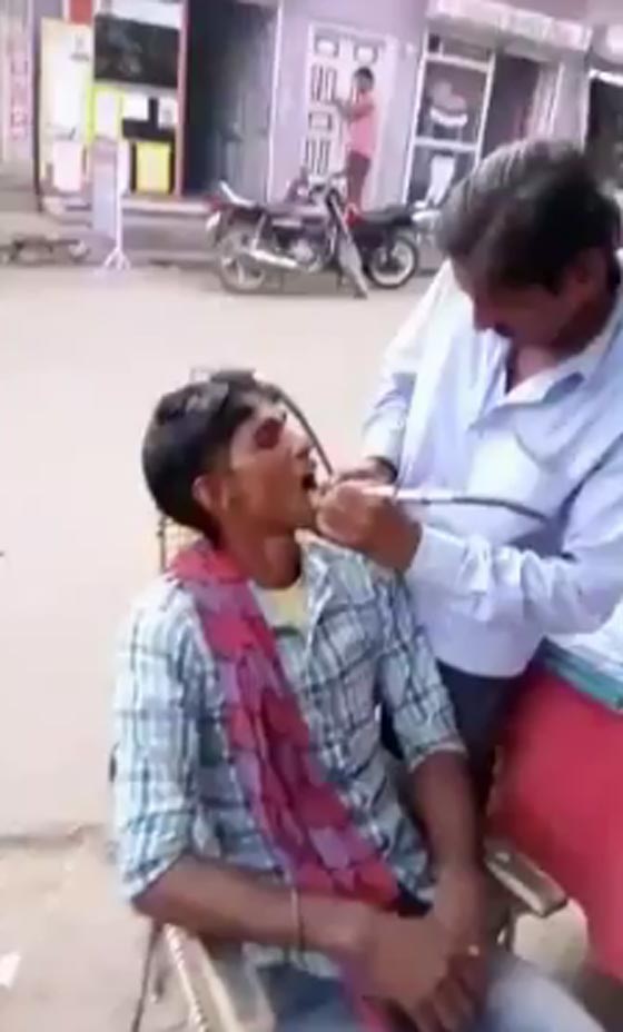 فيديو صادم.. عيادة لعلاج وتقويم الأسنان في الشارع صورة رقم 1