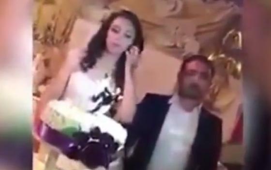 تصرف وقح من عريس يترك عروسه محرجة وسط المعازيم.. فيديو صورة رقم 4