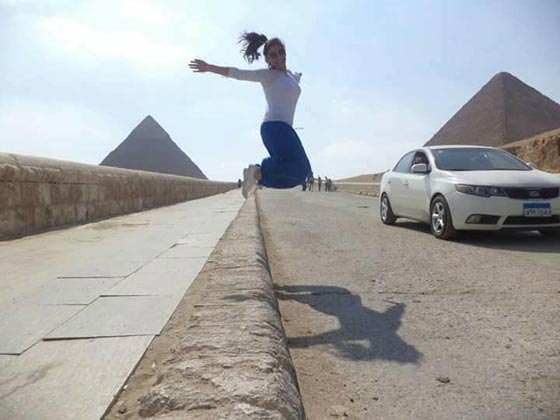 صور طريفة.. شاهد كيف قام شاب بتعديل صورة لشقيقته صورة رقم 2
