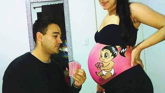 شاب يحول بطن زوجته الحامل الى لوح لرسوماته المدهشة! صور صورة رقم 6