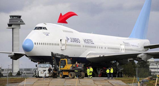 ما هو سبب هذا الانحناء في مقدمة طائرات البوينغ 747؟ صورة رقم 1