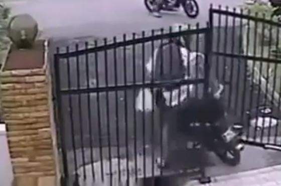 الغباء يضع لصوصا في مواقف محرجة.. فيديو صورة رقم 4